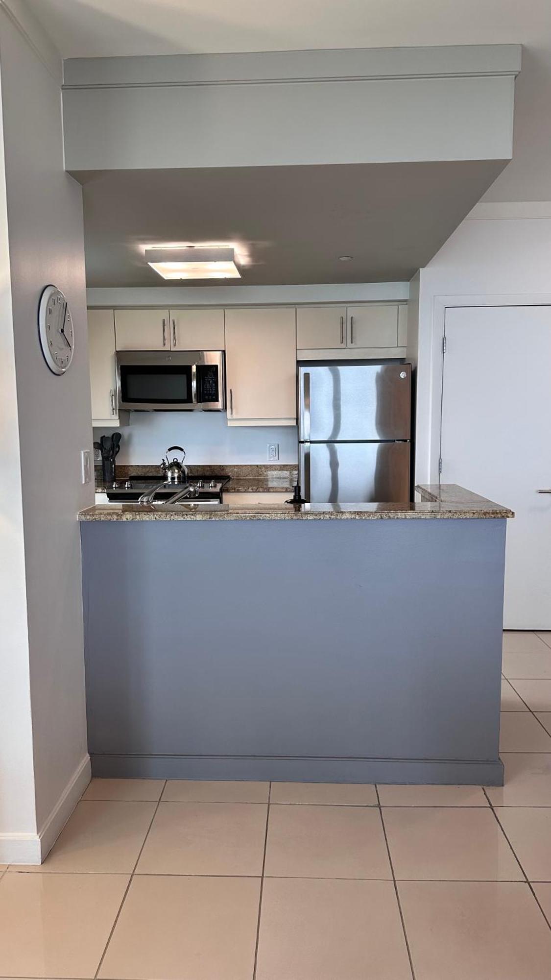 Breathtaking Direct Bay Views 2 Bedroom With Parking Appartamento